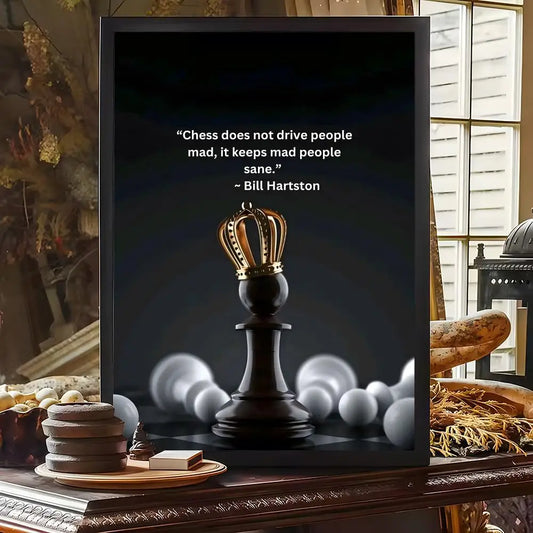 Tableau échecs citation Bill Hartston fond bleu nuit pièces dorées