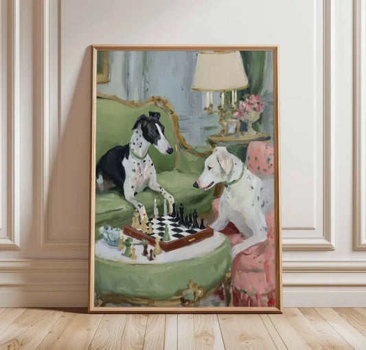 Tableau dans un câdre moderne représentant dueux chiens en pleine partie d'échecs